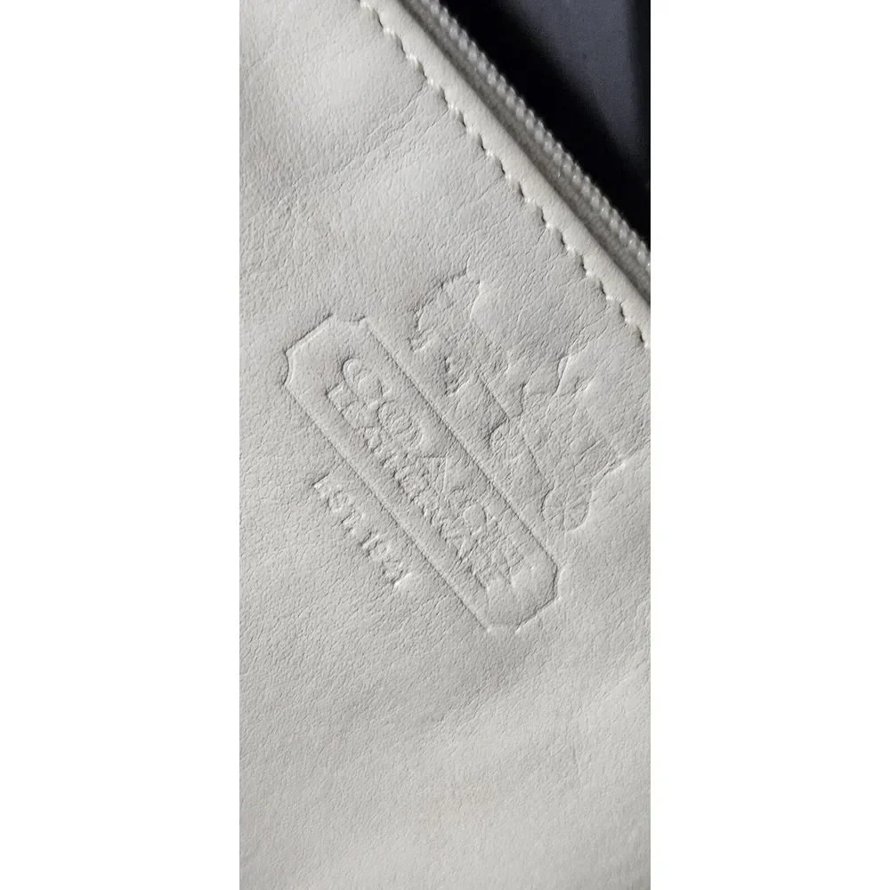 COACH Off white/Ivory  leather‎ upper Clutch handbag pleated 9